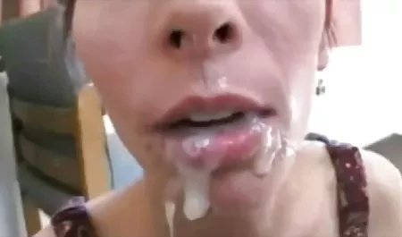 در یک ساحل سنتی عکس و فیلم سکسی و سوپر