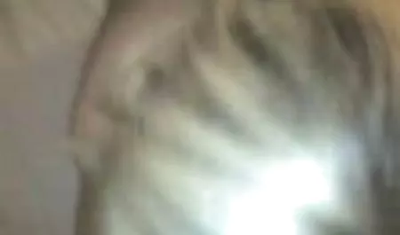 این سه نفر در درخشش جادویی در حال تفریح ​​هستند. عکس سوپر شهوانی